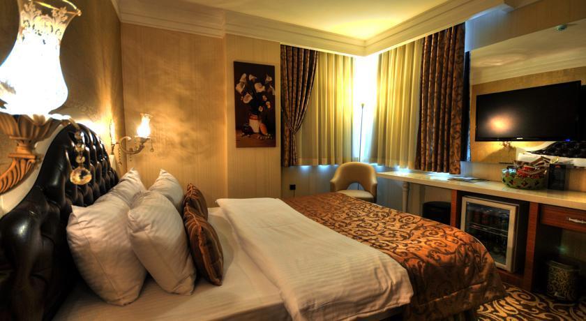 Golden Deluxe Hotel Adana Exteriör bild
