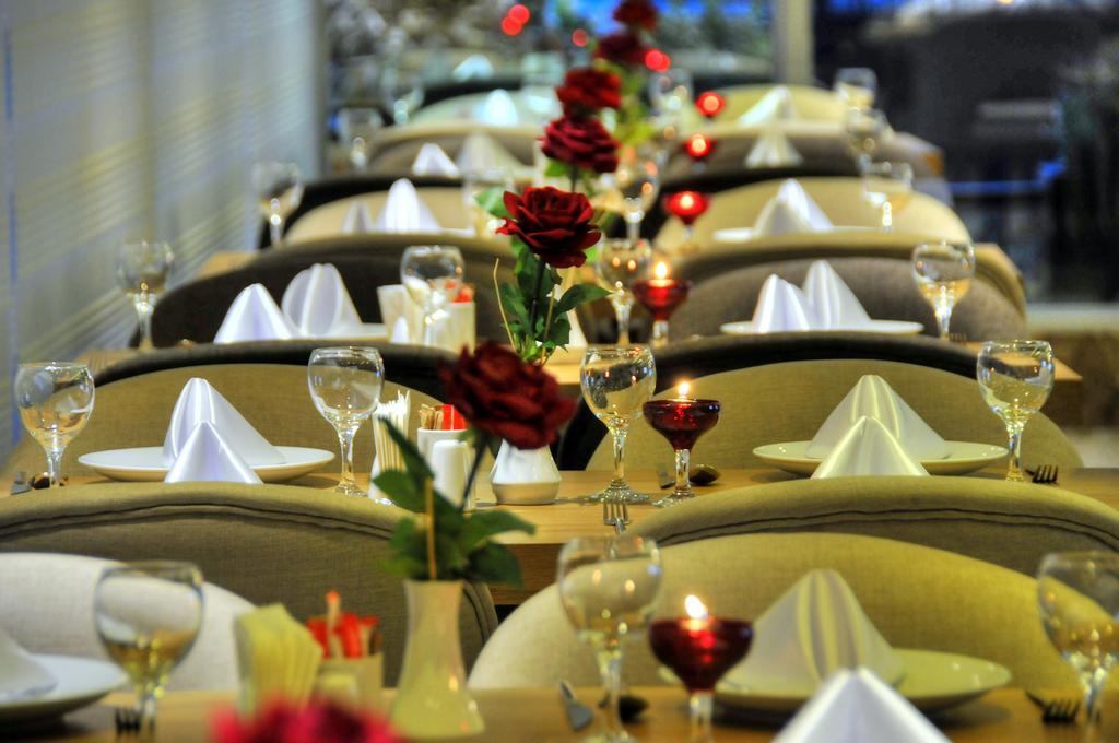 Golden Deluxe Hotel Adana Exteriör bild