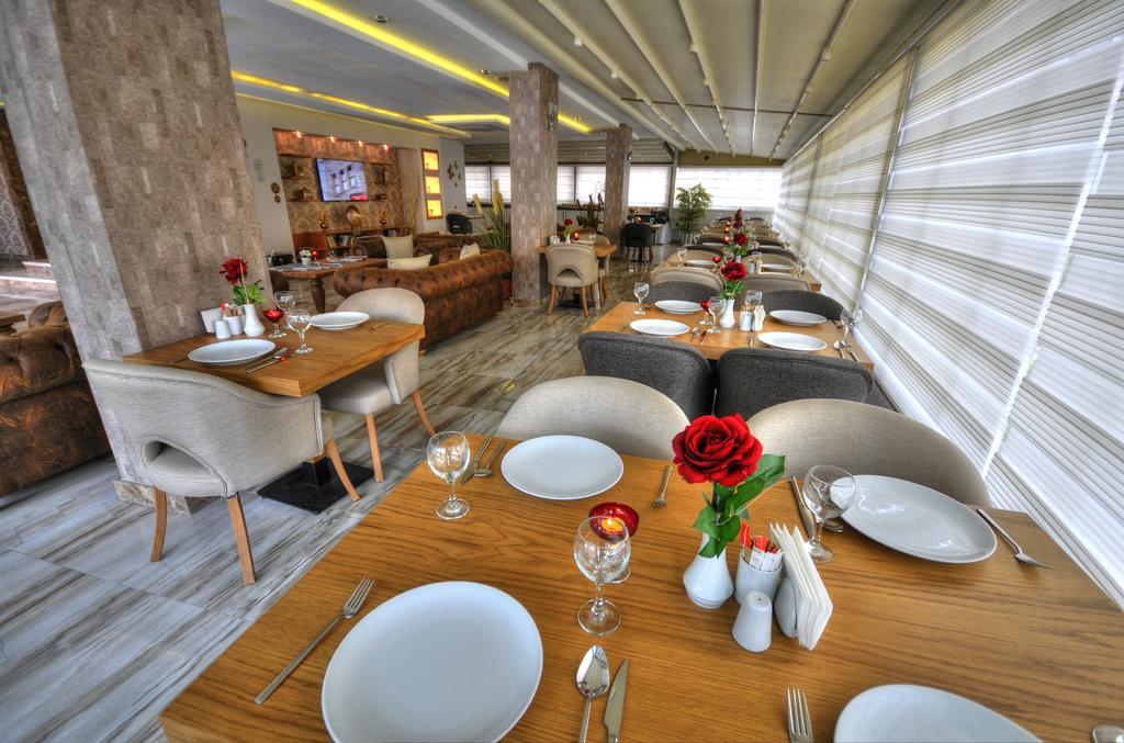 Golden Deluxe Hotel Adana Exteriör bild