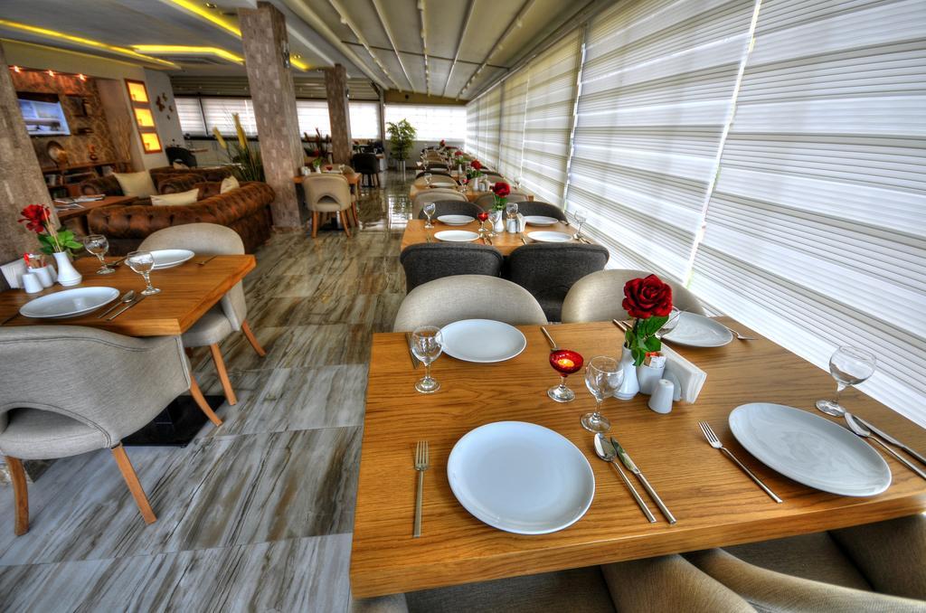 Golden Deluxe Hotel Adana Exteriör bild