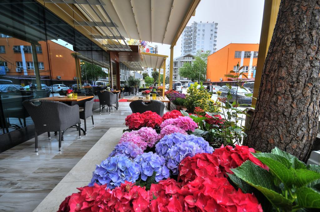 Golden Deluxe Hotel Adana Exteriör bild