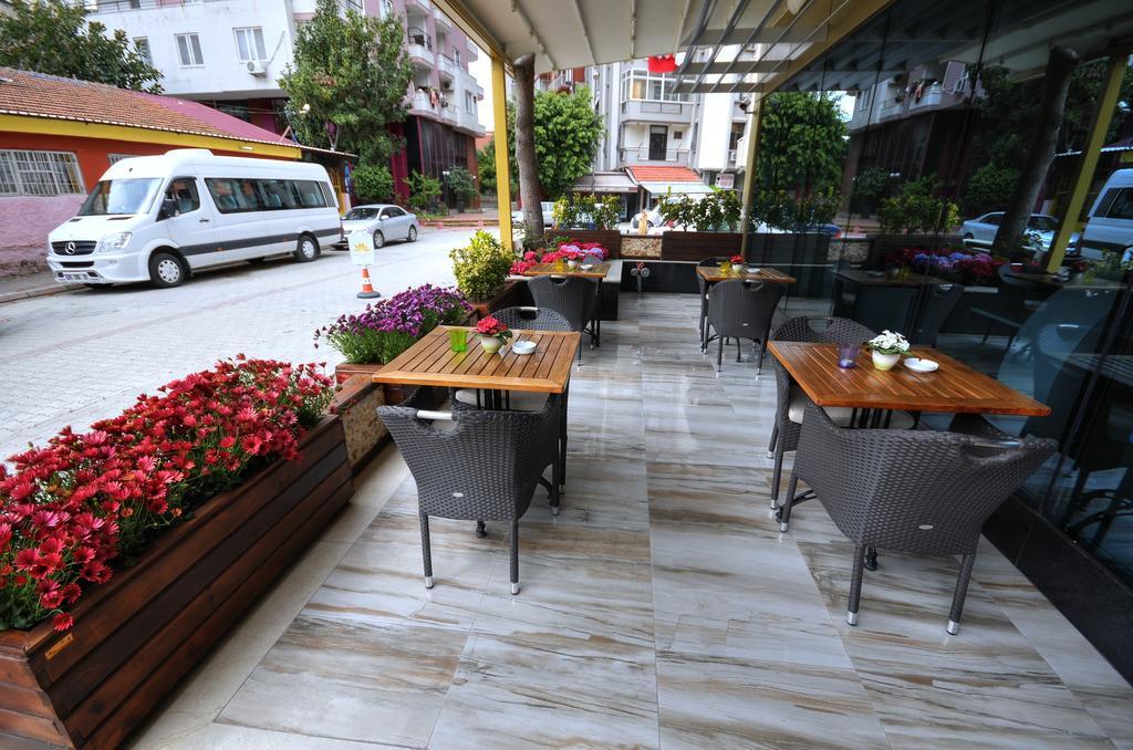 Golden Deluxe Hotel Adana Exteriör bild