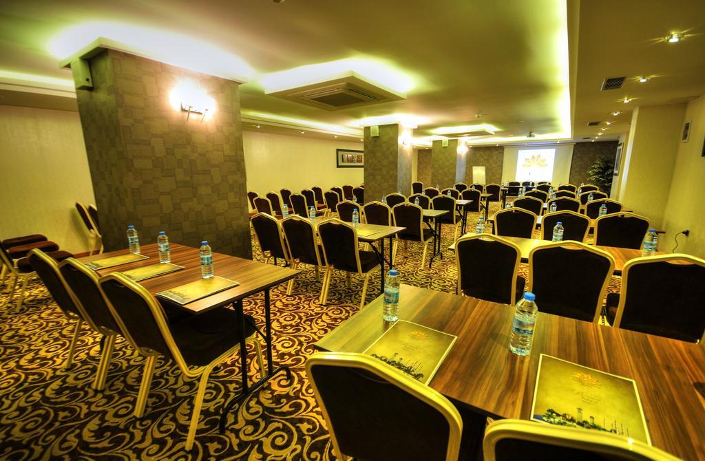 Golden Deluxe Hotel Adana Exteriör bild