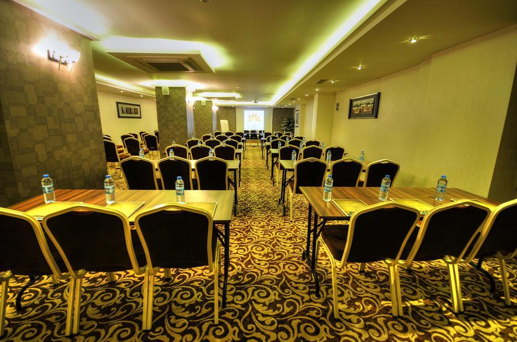 Golden Deluxe Hotel Adana Exteriör bild