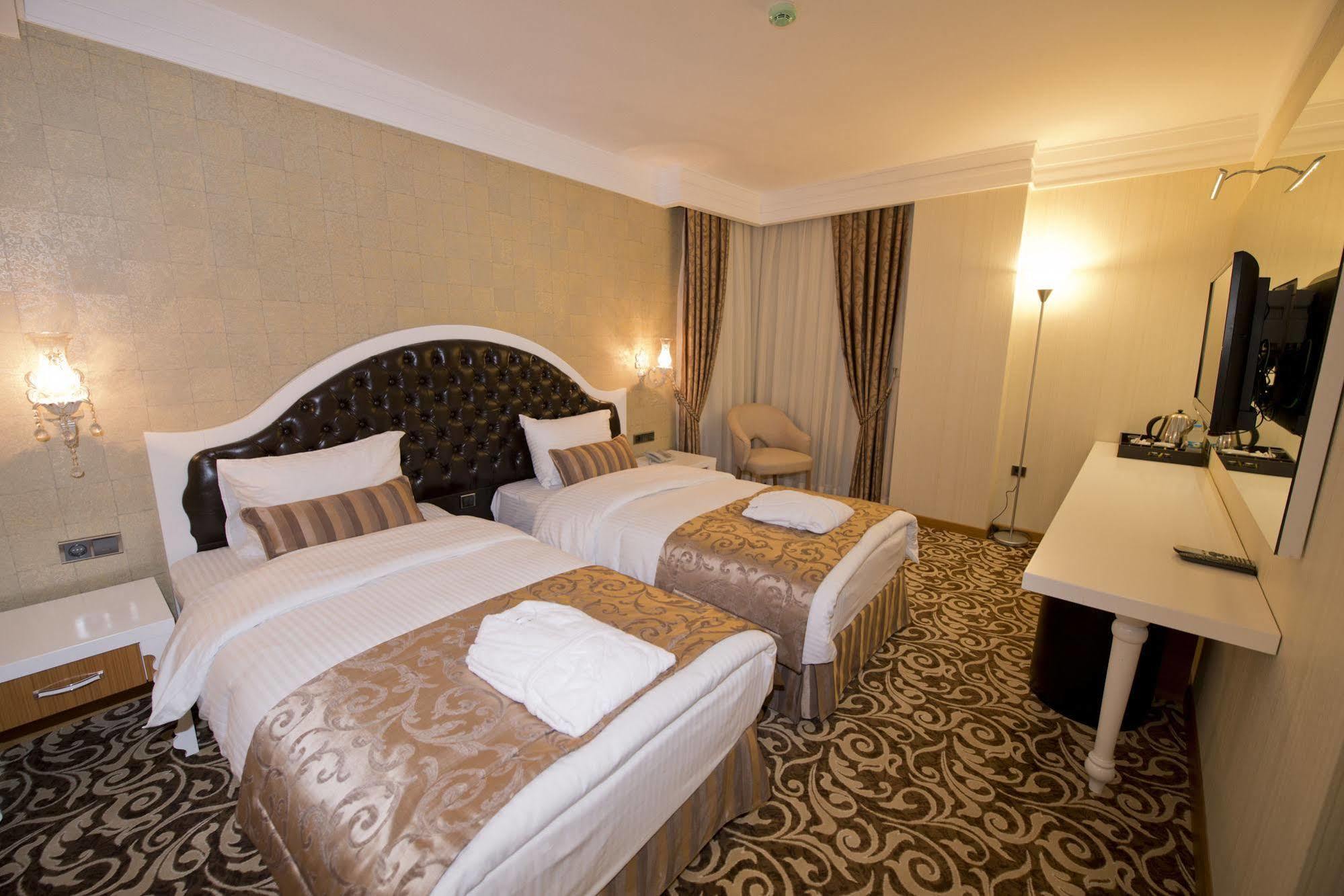 Golden Deluxe Hotel Adana Exteriör bild