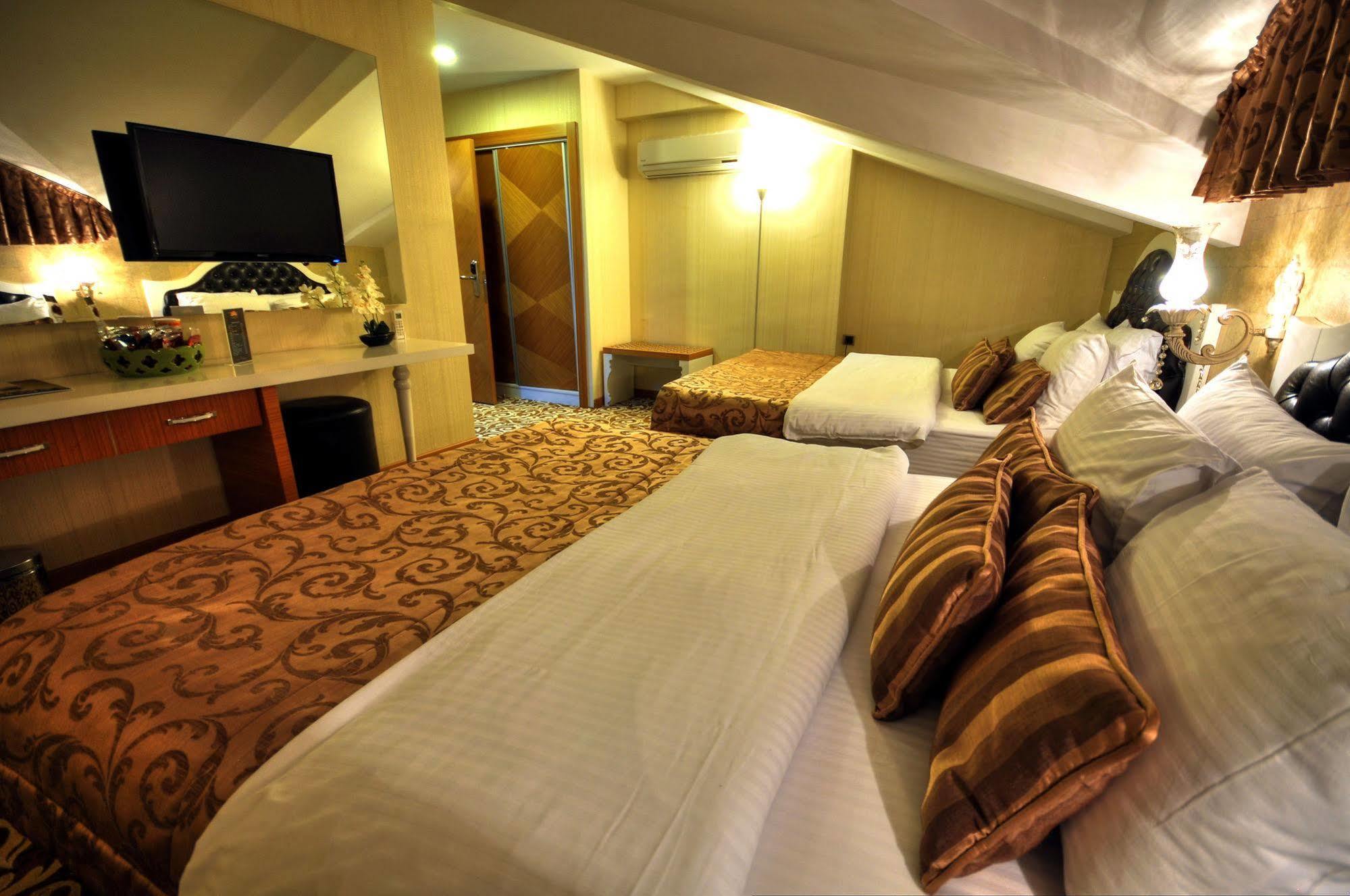 Golden Deluxe Hotel Adana Exteriör bild