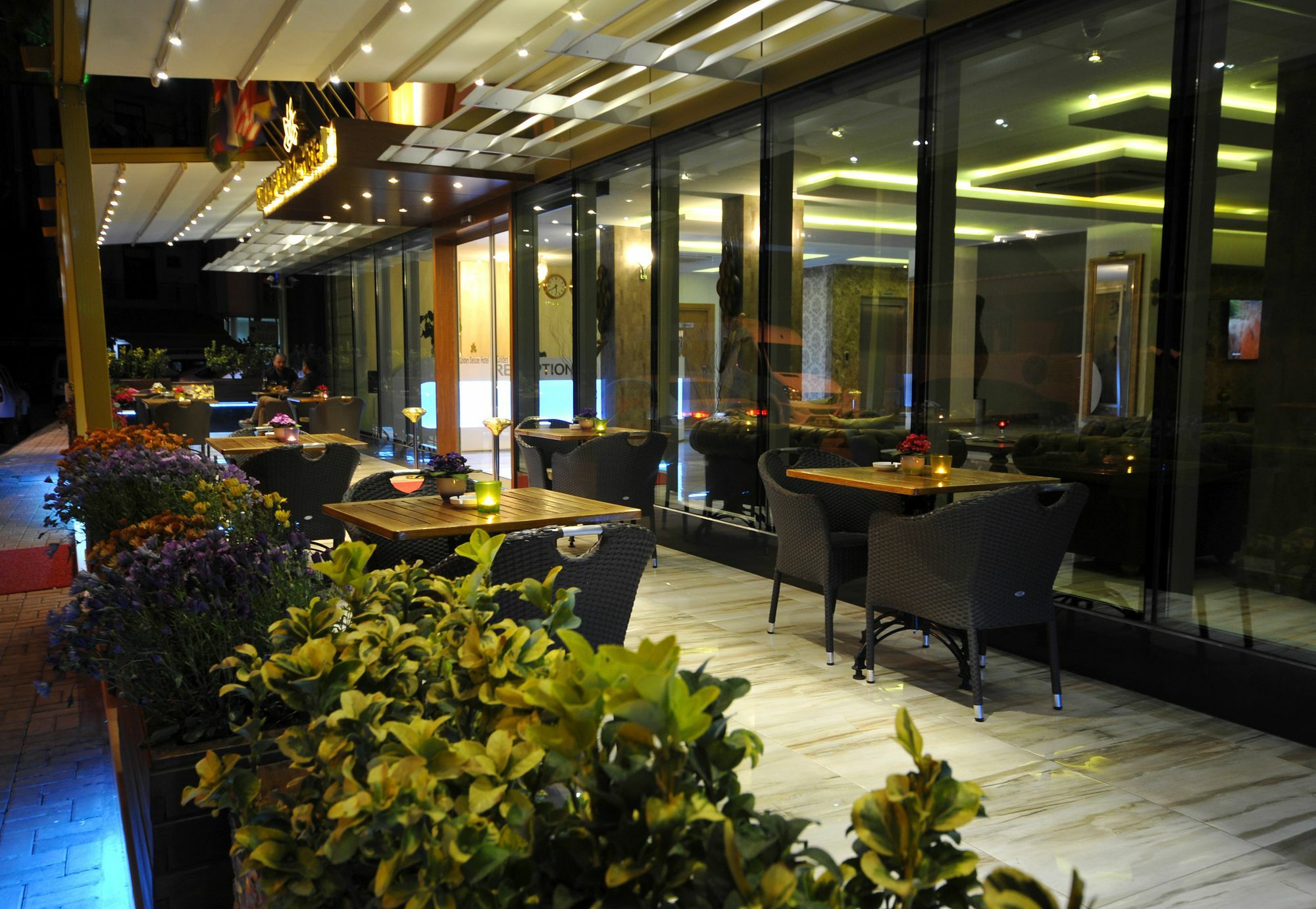 Golden Deluxe Hotel Adana Exteriör bild